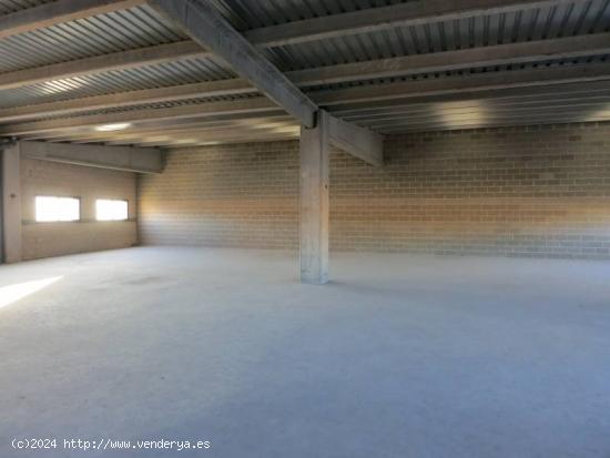 NAVE EN IGUALADA CON 630 M2 SEMINUEVA EN ZONA REC, CERCA CENTRO Y ESTACION TREN - BARCELONA