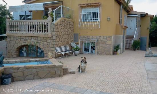  Se vende chalet 8 dormitorios en La Nucia - ALICANTE 