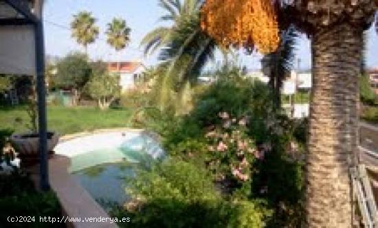 Se vende chalet 8 dormitorios en La Nucia - ALICANTE