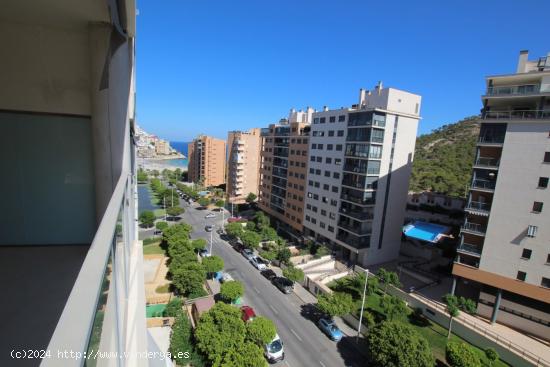 Apartamento con amplia terraza en la Cala Villajoyosa - ALICANTE