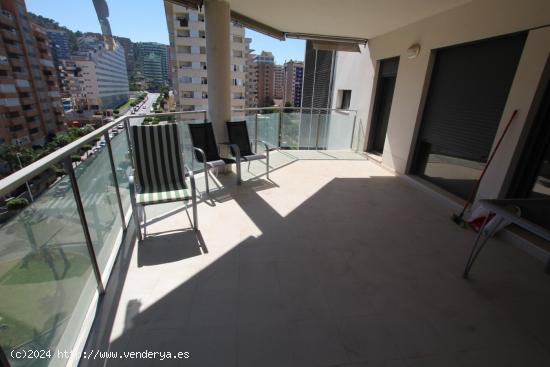 Apartamento con amplia terraza en la Cala Villajoyosa - ALICANTE