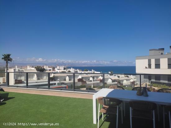 ATICO ,, CON VISTAS AL MAR CON GRANDES TERRAZAS - ALICANTE