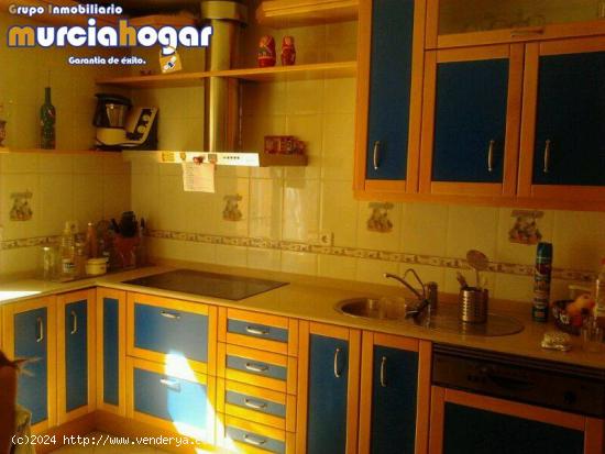 CHALET ADOSADO EN URB. MONTEGRANDE. - MURCIA