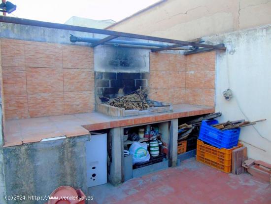 ESTUPENDO PISO CON PATIO EN CANALS - VALENCIA