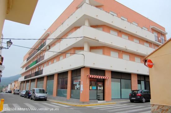  LOCAL COMERCIAL EN ALQUILER - VALENCIA 