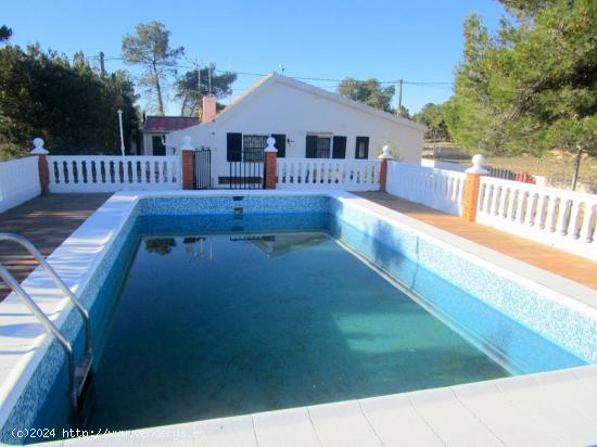 CHALET EN VENTA EN MOGENTE - VALENCIA