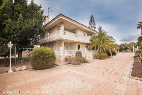 MAGNIFICO CHALET EN VENTA EN LLANO DE SAN JOSE - ALICANTE