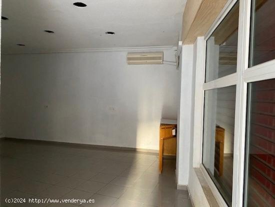 Alquiler Local comercial 40 m2., zona plaza circular, esquina, buen estado, - MURCIA