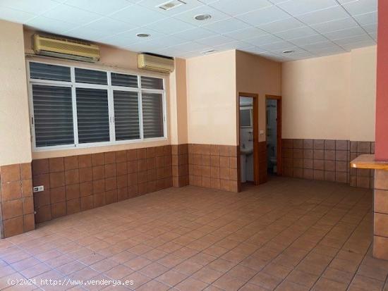 Alquiler local comercial en San Antón, 100m2., esquina, mucha fachada - MURCIA