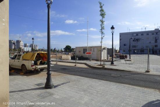 ALMACEN O SOLAR EDIFICABLE  CON TODOS LOS ACCESOS . - VALENCIA