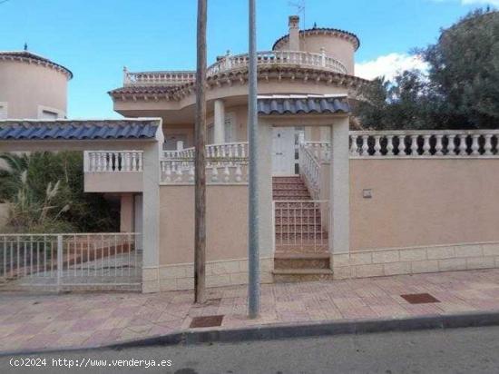  Chalet independiente en Jacarilla. Ref.- 95466 - ALICANTE 