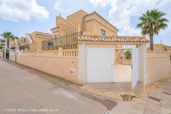  Chalet en Orihuela. Ref.- 74299 - ALICANTE 