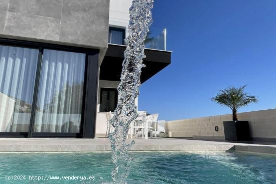 Fantásticas Villas con piscina privada y vistas despejadas - ALICANTE