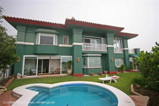 Villa en primera linea Guadalmina Baja - MALAGA