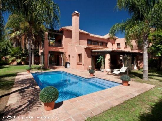 Lujosa villa en alquiler en Puerto Banus, Marbella - MALAGA