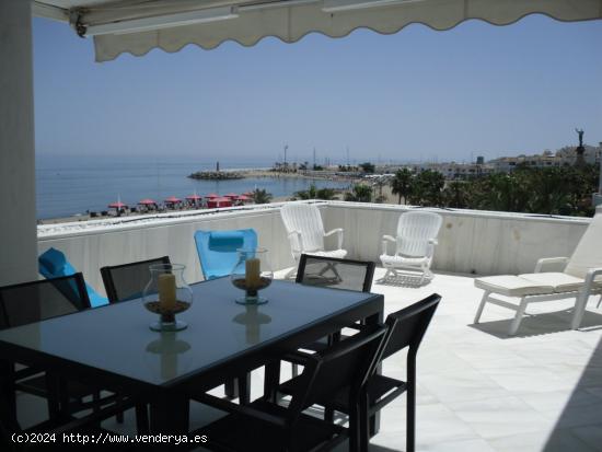  Exclusivo Atico-Duplex en la primera linea de playa en Los Granados, Puerto Banus - MALAGA 