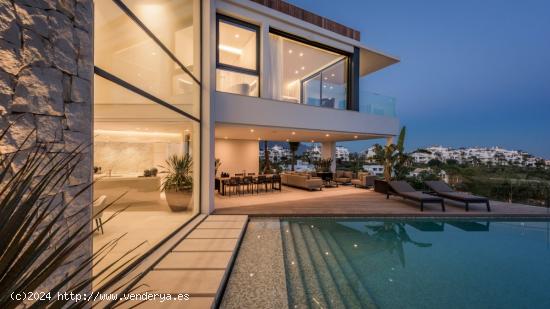  Espectacular villa de estilo contemporaneo con vistas panoramicas en La Alqueria, Benahavis - MALAGA 