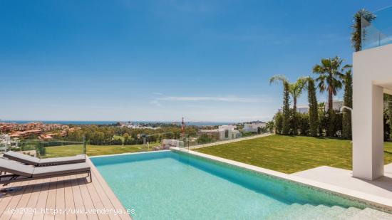 Espectacular villa de estilo contemporaneo con vistas panoramicas en La Alqueria, Benahavis - MALAGA