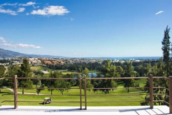 Espectacular villa de estilo contemporaneo con vistas panoramicas en La Alqueria, Benahavis - MALAGA