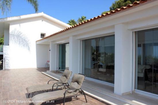  Encantadora villa con vistas al mar, situada en Mirador de Paraiso, Benahavis - MALAGA 