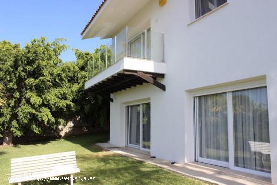 Encantadora villa con vistas al mar, situada en Mirador de Paraiso, Benahavis - MALAGA