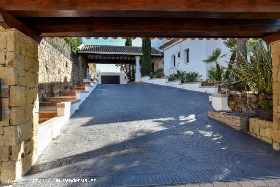 Impresionante villa con vistas panoramicas en Alqueria, Benahavis - MALAGA