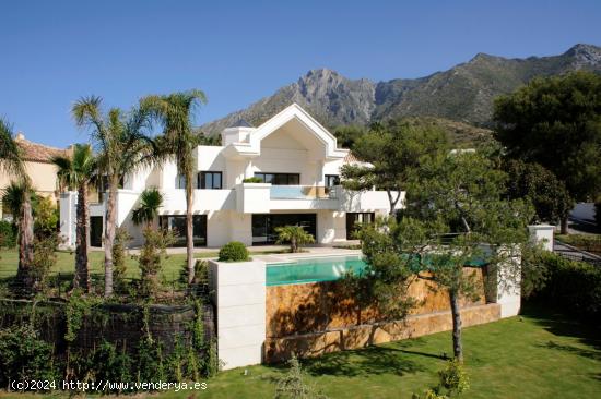  Lujosa y contemporanea villa en Sierra Blanca, Marbella - MALAGA 