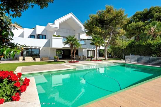 Lujosa y contemporanea villa en Sierra Blanca, Marbella - MALAGA