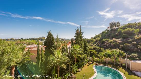 Impresionante villa con vistas panoramicas en El Paraiso Alto, Benahavis - MALAGA