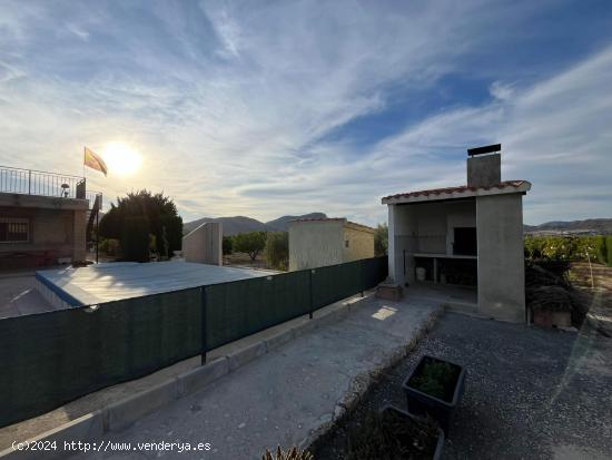 Se vende chalet muy interesante entre Aspe y Hondón!!! - ALICANTE