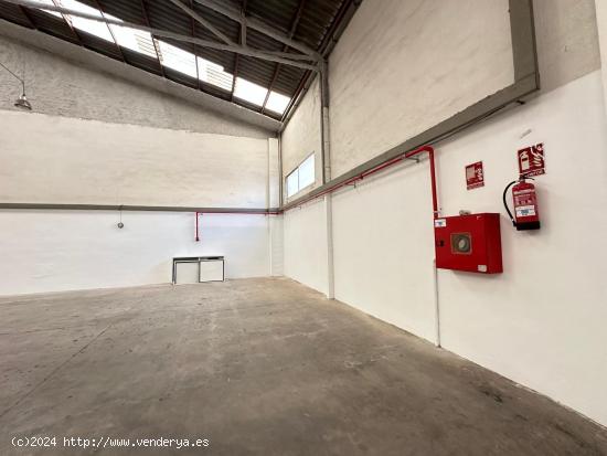 Espectacular Nave Comercial en Venta - Polígono Industrial de Rabasa - ALICANTE