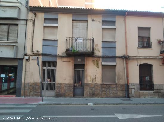  CASA EN VENTA ZONA CENTRO PARA REFORMAR, 2 PLANTAS Y PATIO - ZAMORA 