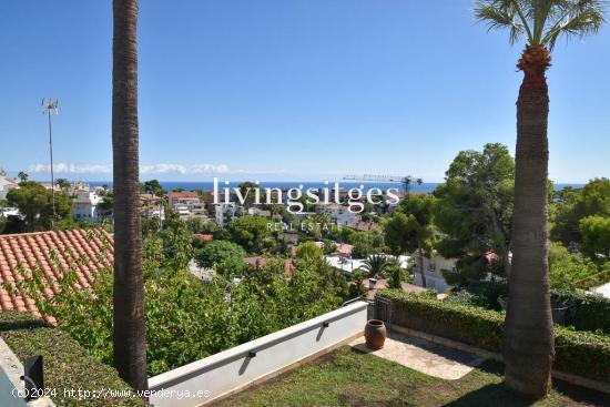 CASA CON VISTAS AL MAR EN VALLLPINEDA - BARCELONA