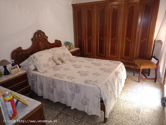 GRAN CASA EN PLANTA BAJA EN VENTA EN ADRA - ALMERIA