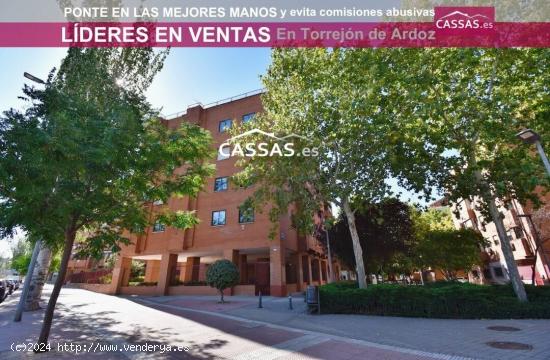 ZONA JUNCAL - Piso de 4 habitaciones, 2 baños, terraza y garaje. - MADRID