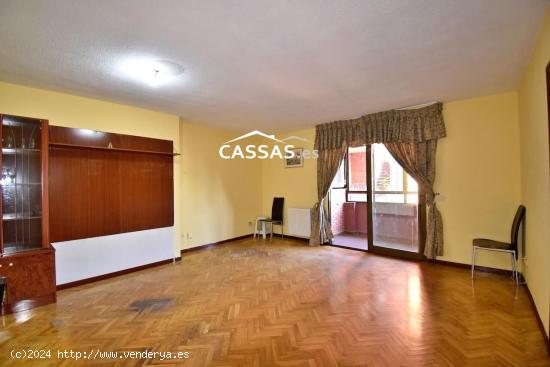 ZONA JUNCAL - Piso de 4 habitaciones, 2 baños, terraza y garaje. - MADRID