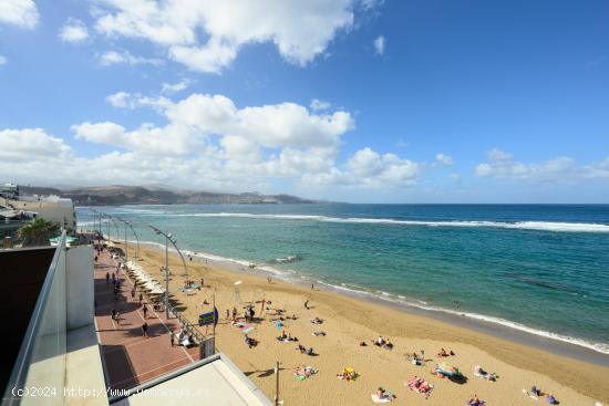 Ático de lujo en venta en primera línea de la Playa de Las Canteras - LAS PALMAS