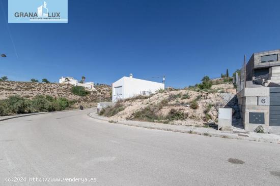 SOLAR URBANO EN ALTOS DE LA ZUBIA CON MAGNÍFICAS VISTAS - GRANADA