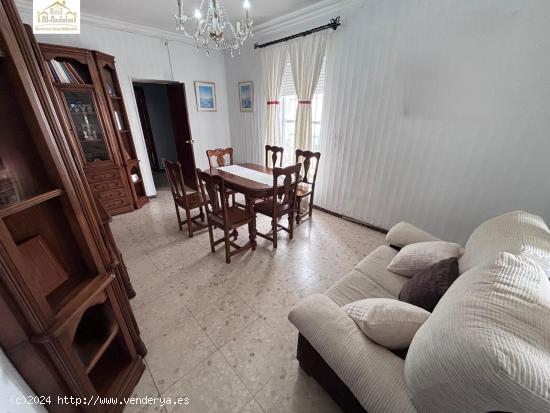 SE VENDE CASA A REFORMAR EN EL CENTRO - CADIZ