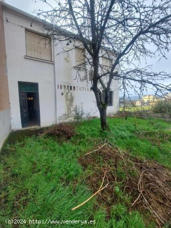 CASA CON TERRENO EN CACABELOS  GRAN OPORTUNIDAD - LEON