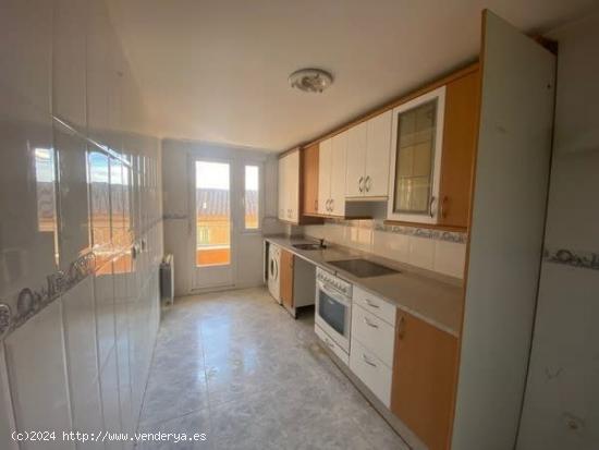 VIVIENDA EN VILLAQUILAMBRE - LEON