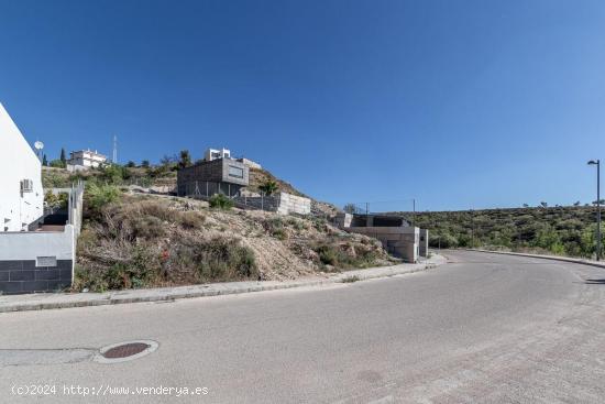 SOLAR URBANO EN ALTOS DE LA ZUBIA CON MAGNÍFICAS VISTAS - GRANADA