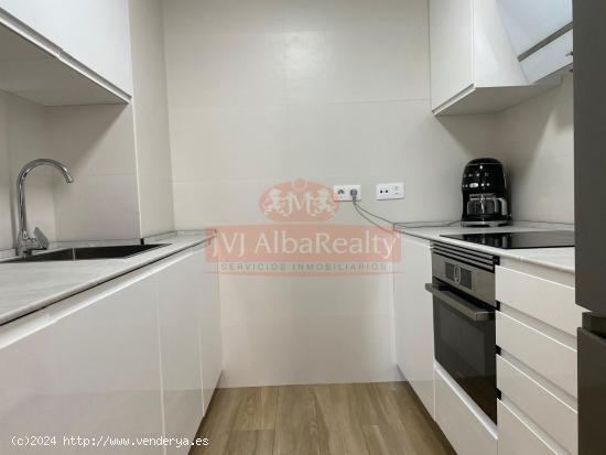 Se vende estupendo apartamento con garaje y piscina comunitaria - ALBACETE