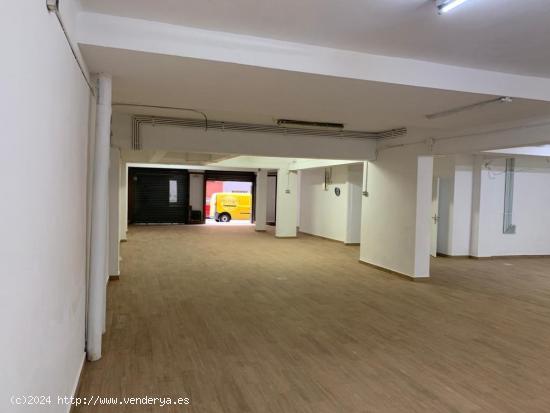 GRAN LOCAL COMERCIAL EN ZONA CENTRO - BARCELONA