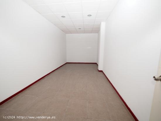 SE VENDE LOCAL COMERCIAL EN TERRASSA, ZONA DE SANT PERE - BARCELONA