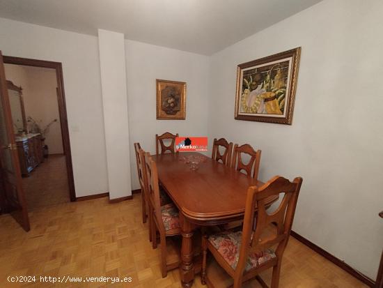 SE VENDE PISO DE TRES HABITACIONES EN ZONA NOGAIS!! - LUGO