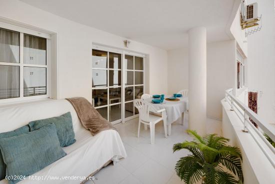 A TAN SOLO 20 M. DEL MAR!!!! SE VENDE BONITO APARTAMENTO EN LA PLAYA DE LOS LOCOS!!!! - ALICANTE