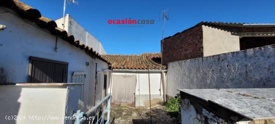 CASA DE GRAN SOLAR EN DOS  TORRES - CORDOBA