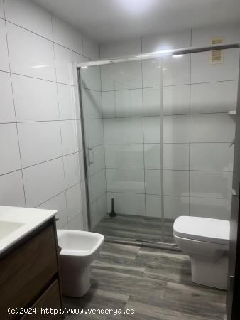 PISO EN VALENCIA CON 4 HABITACIONES, TERRAZA Y BALCON - VALENCIA