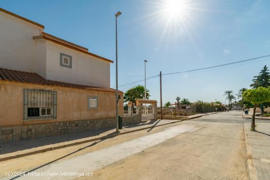 TU GRAN CASA CON PARCELA EN LA PLAYA - MURCIA